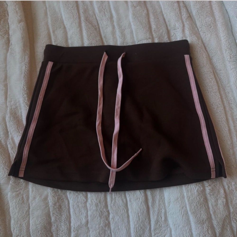 Brown Tennis Skirt with Pink Accents